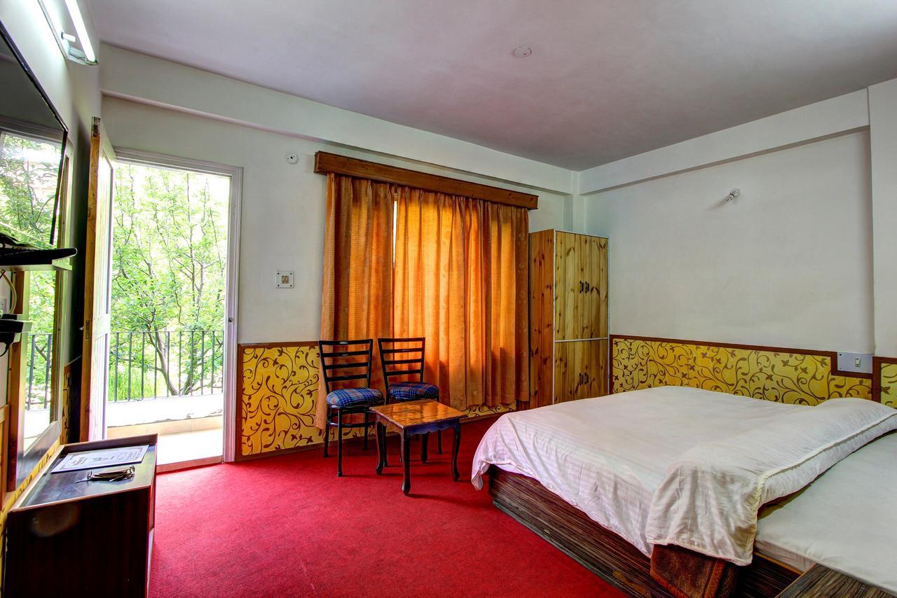Hotel Monarch Residency Manāli Exteriör bild