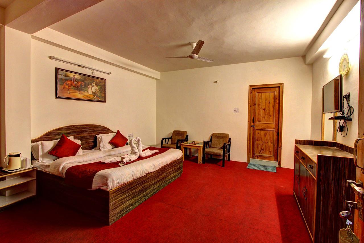 Hotel Monarch Residency Manāli Exteriör bild